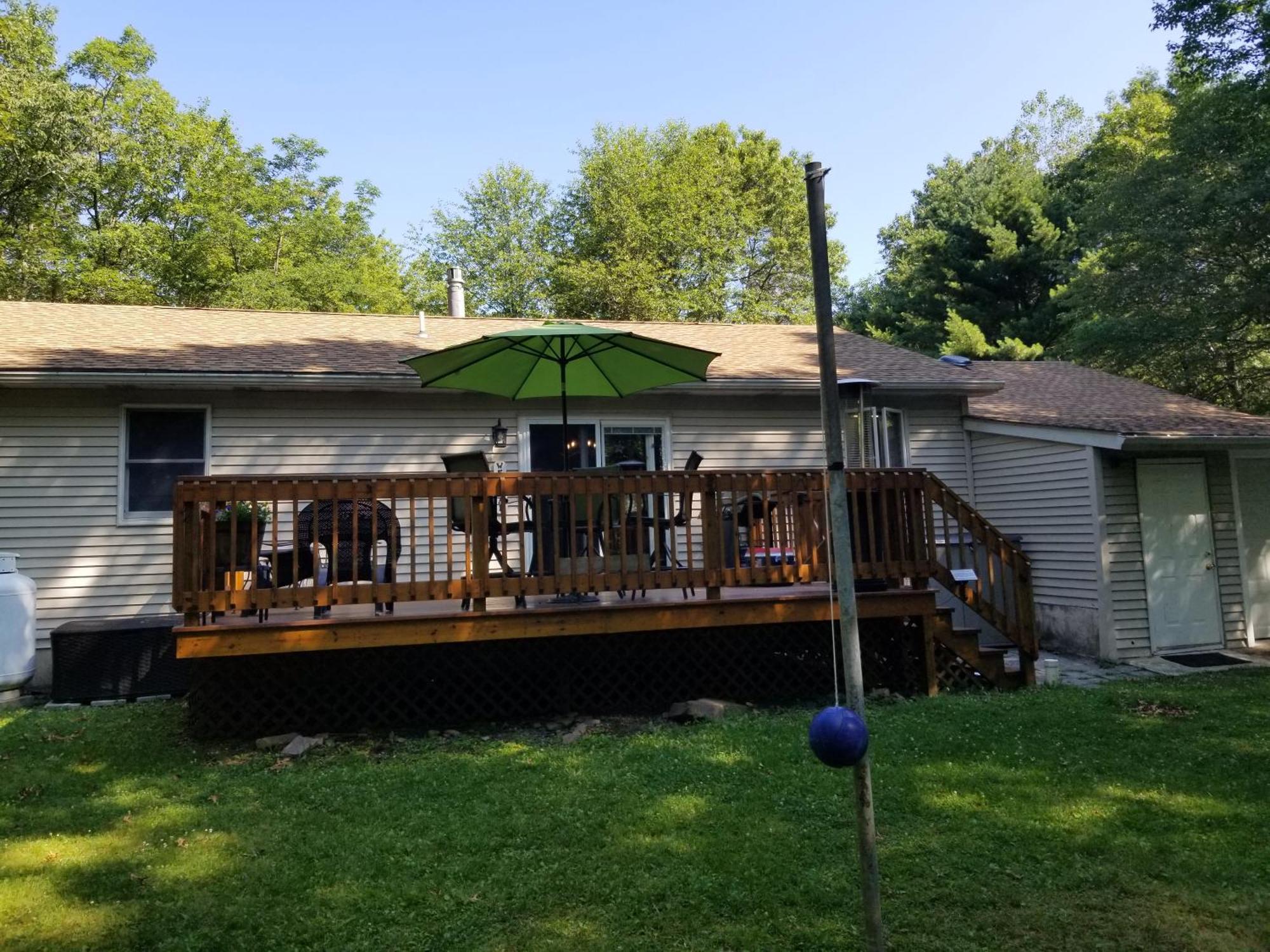 Serenity And Fun All In One In This Cozy Pocono Cabin Джим Торп Екстериор снимка