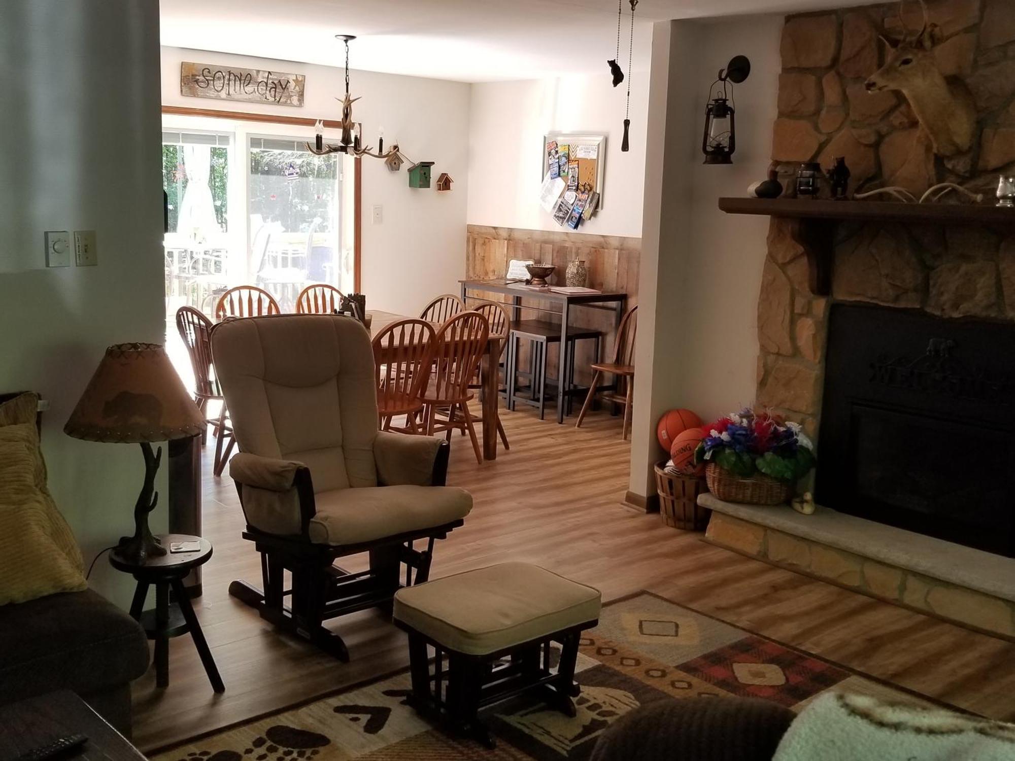 Serenity And Fun All In One In This Cozy Pocono Cabin Джим Торп Екстериор снимка