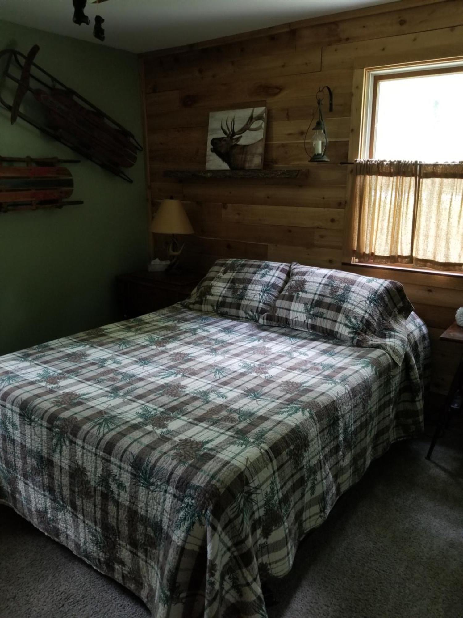Serenity And Fun All In One In This Cozy Pocono Cabin Джим Торп Екстериор снимка