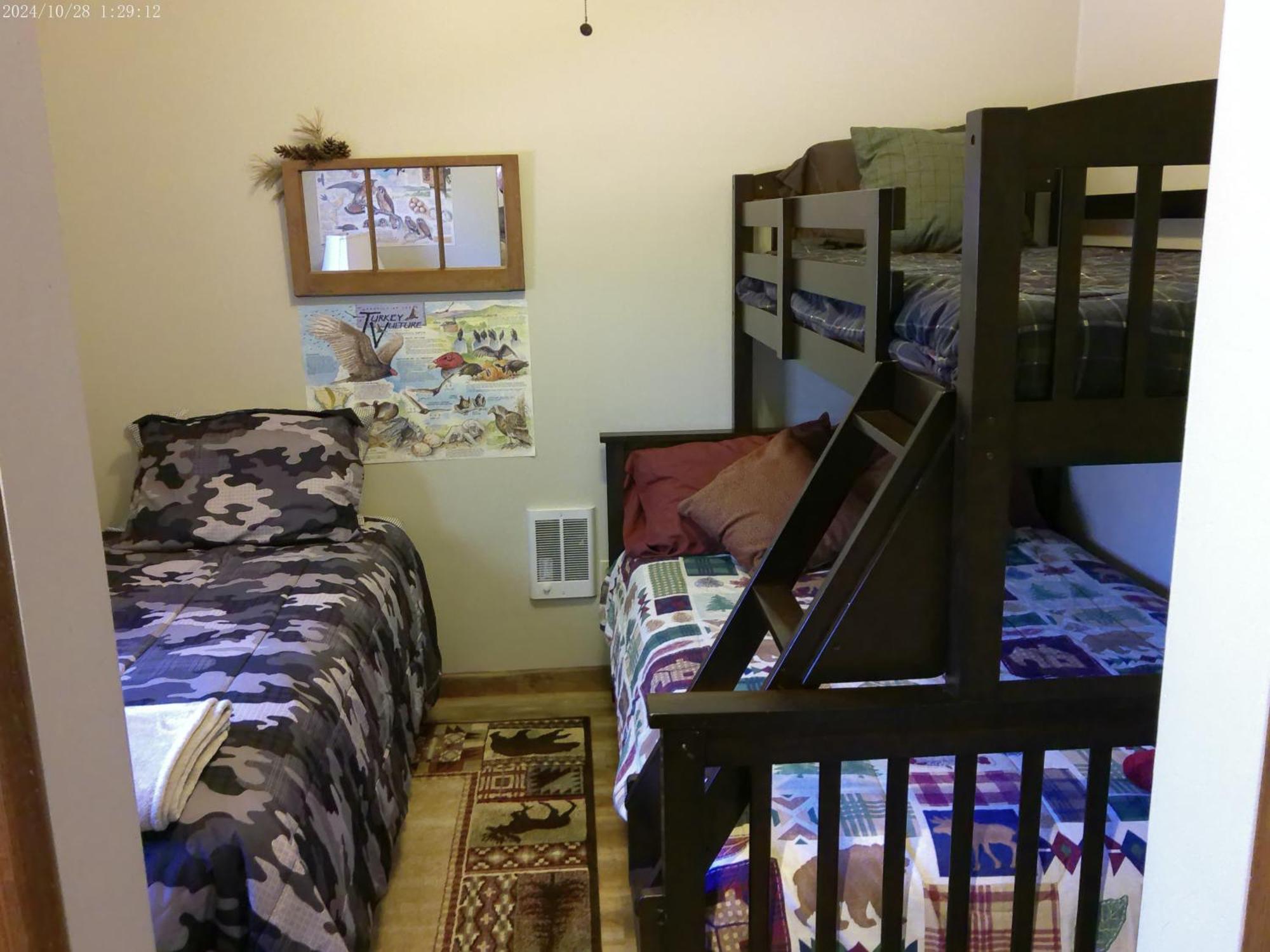 Serenity And Fun All In One In This Cozy Pocono Cabin Джим Торп Екстериор снимка