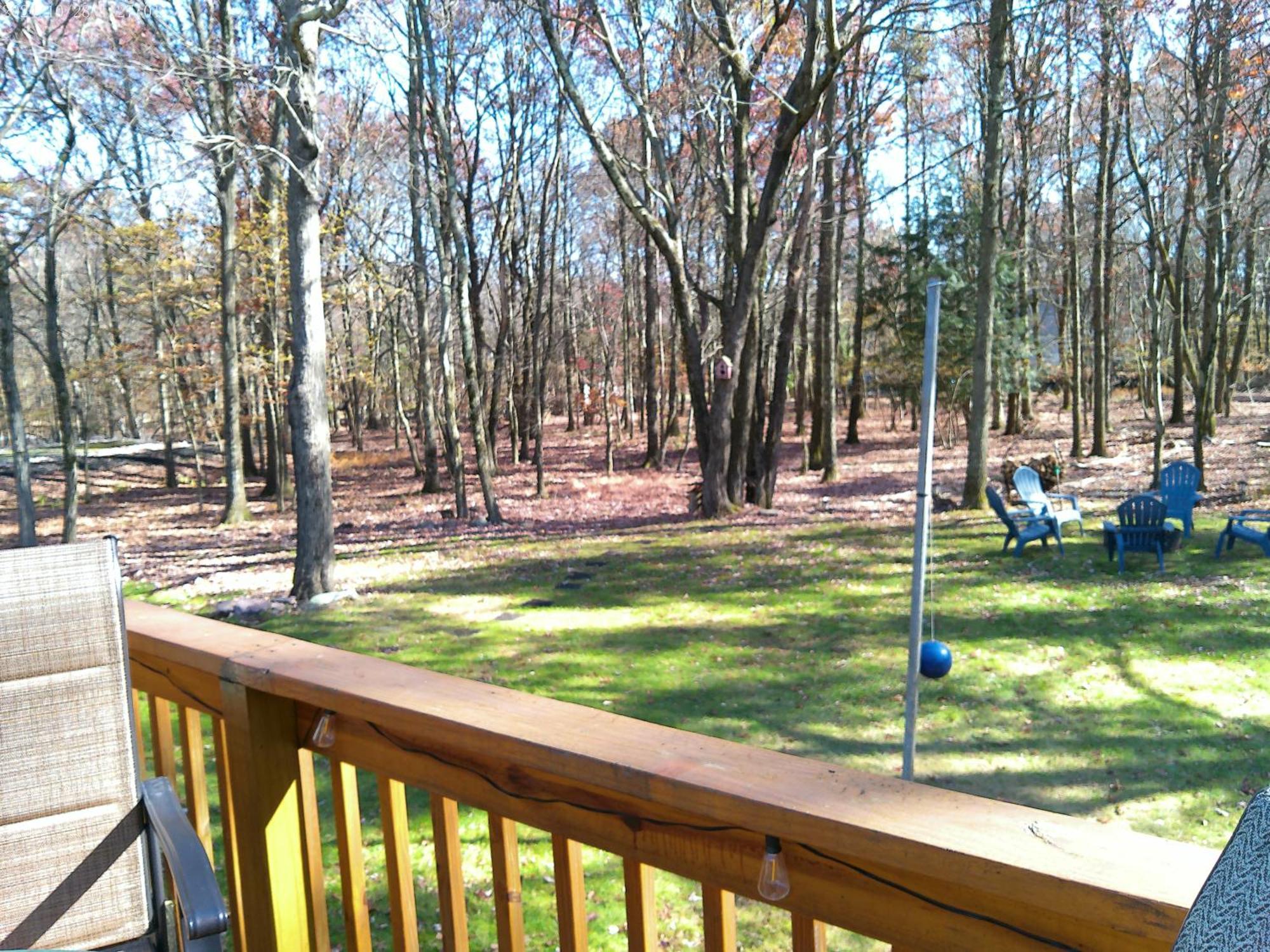 Serenity And Fun All In One In This Cozy Pocono Cabin Джим Торп Екстериор снимка