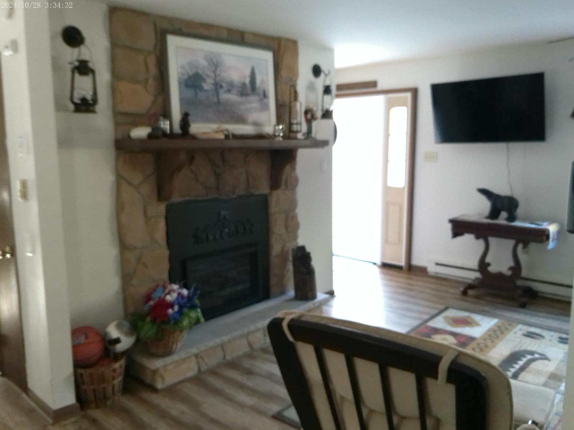 Serenity And Fun All In One In This Cozy Pocono Cabin Джим Торп Екстериор снимка
