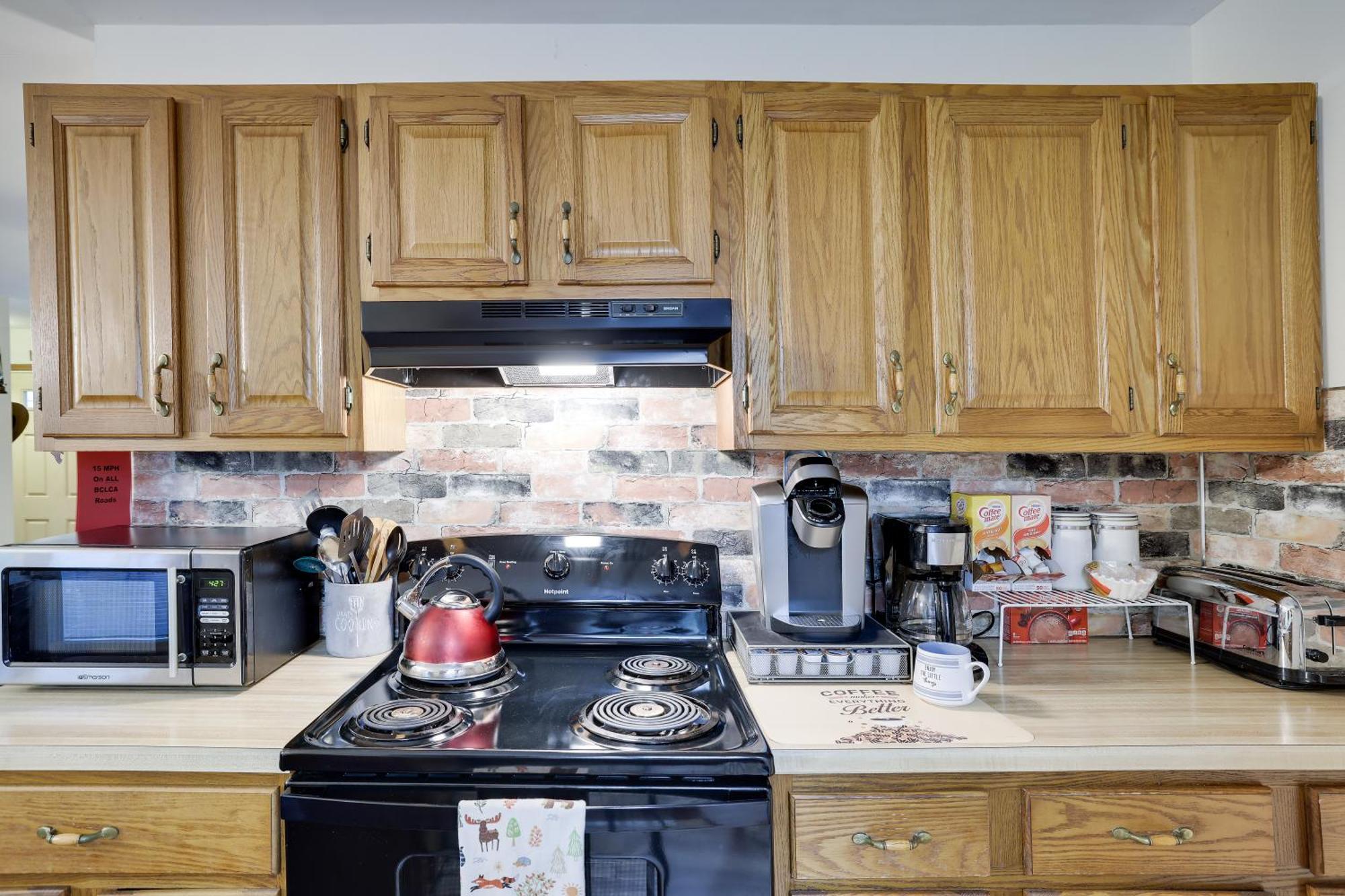 Serenity And Fun All In One In This Cozy Pocono Cabin Джим Торп Екстериор снимка
