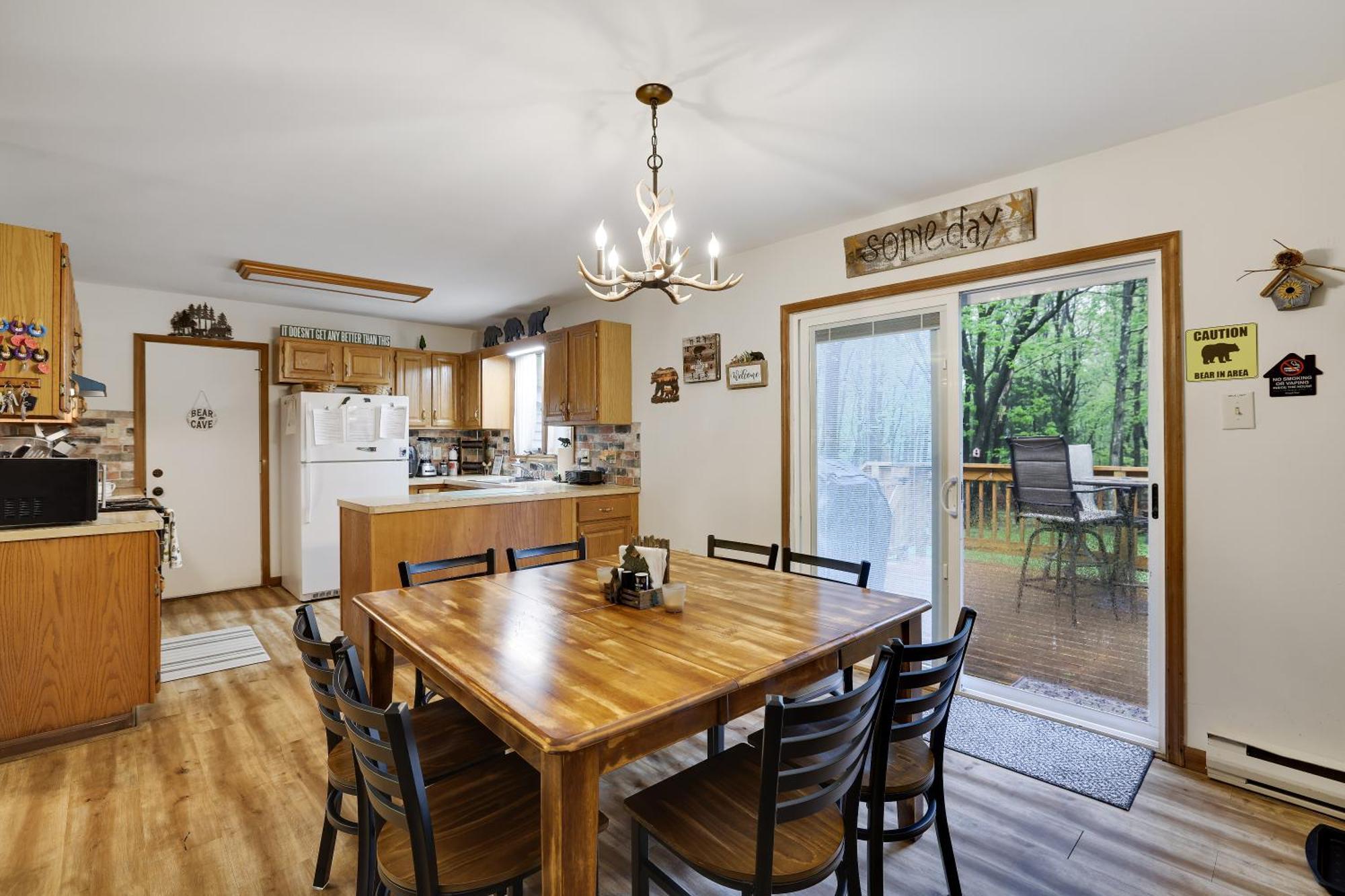 Serenity And Fun All In One In This Cozy Pocono Cabin Джим Торп Екстериор снимка