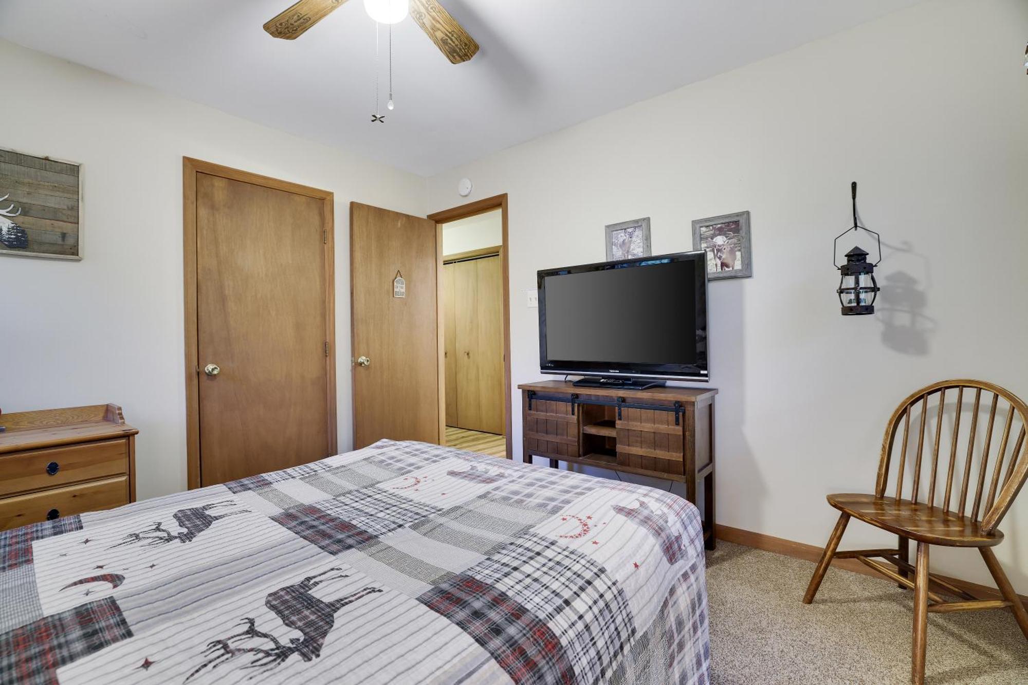 Serenity And Fun All In One In This Cozy Pocono Cabin Джим Торп Екстериор снимка