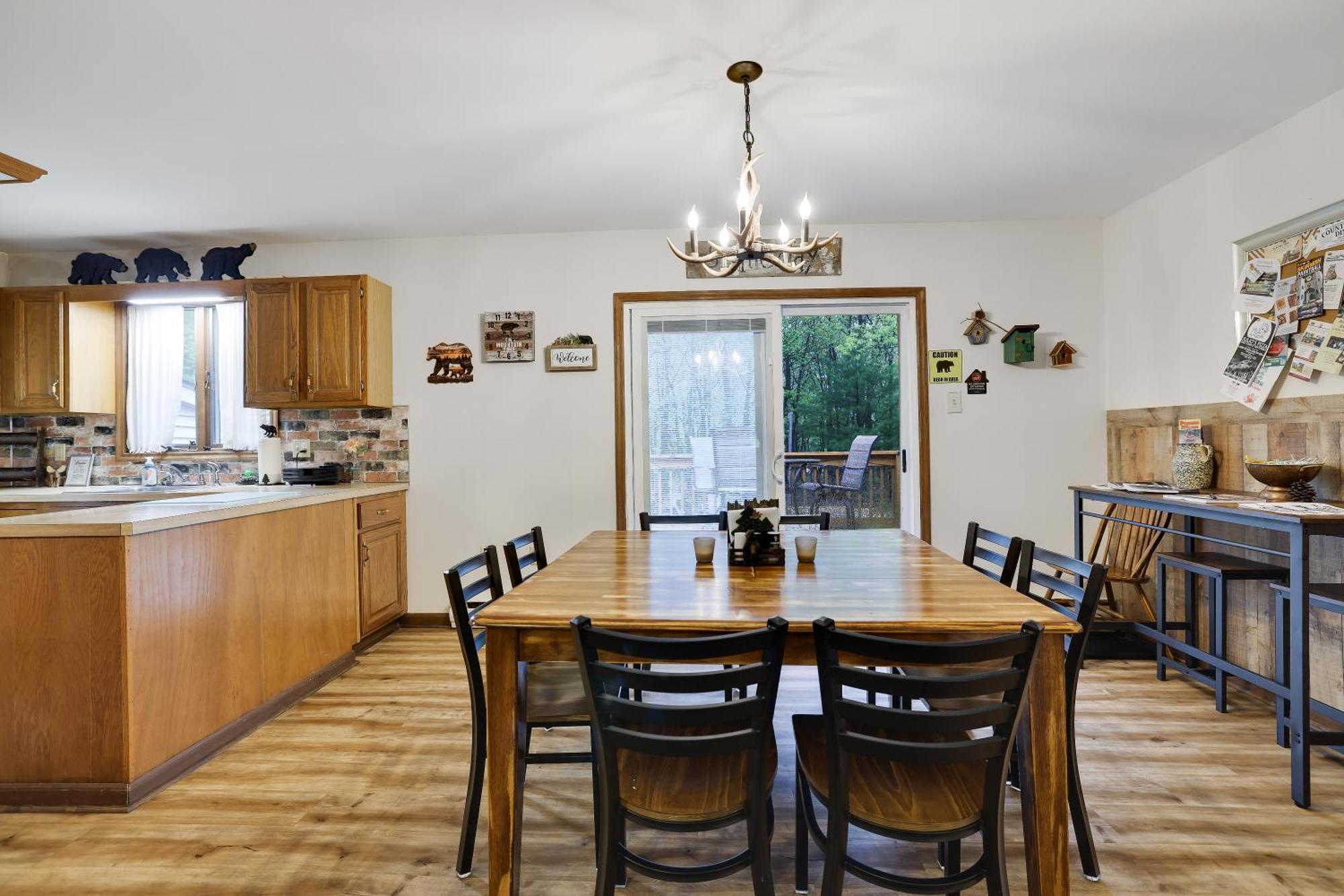 Serenity And Fun All In One In This Cozy Pocono Cabin Джим Торп Екстериор снимка